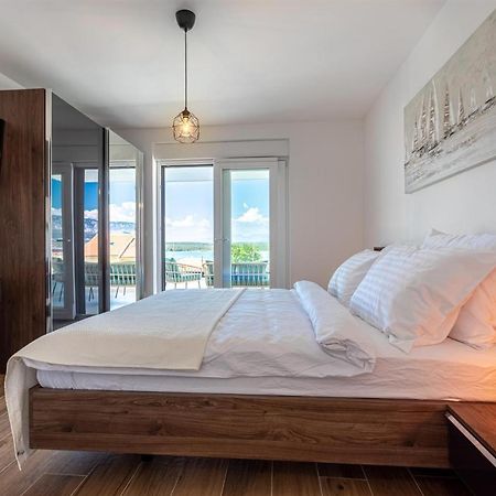 Villa Manhattan Dobrinj ภายนอก รูปภาพ
