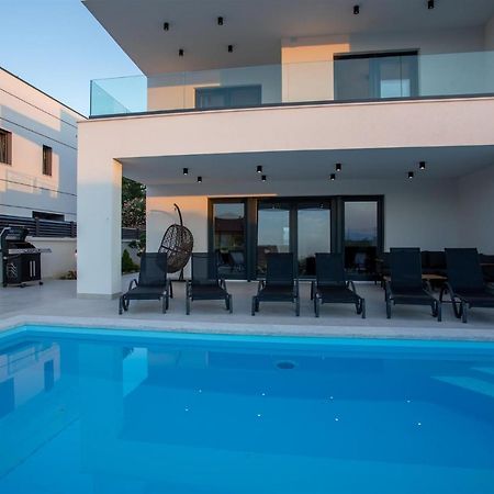 Villa Manhattan Dobrinj ภายนอก รูปภาพ
