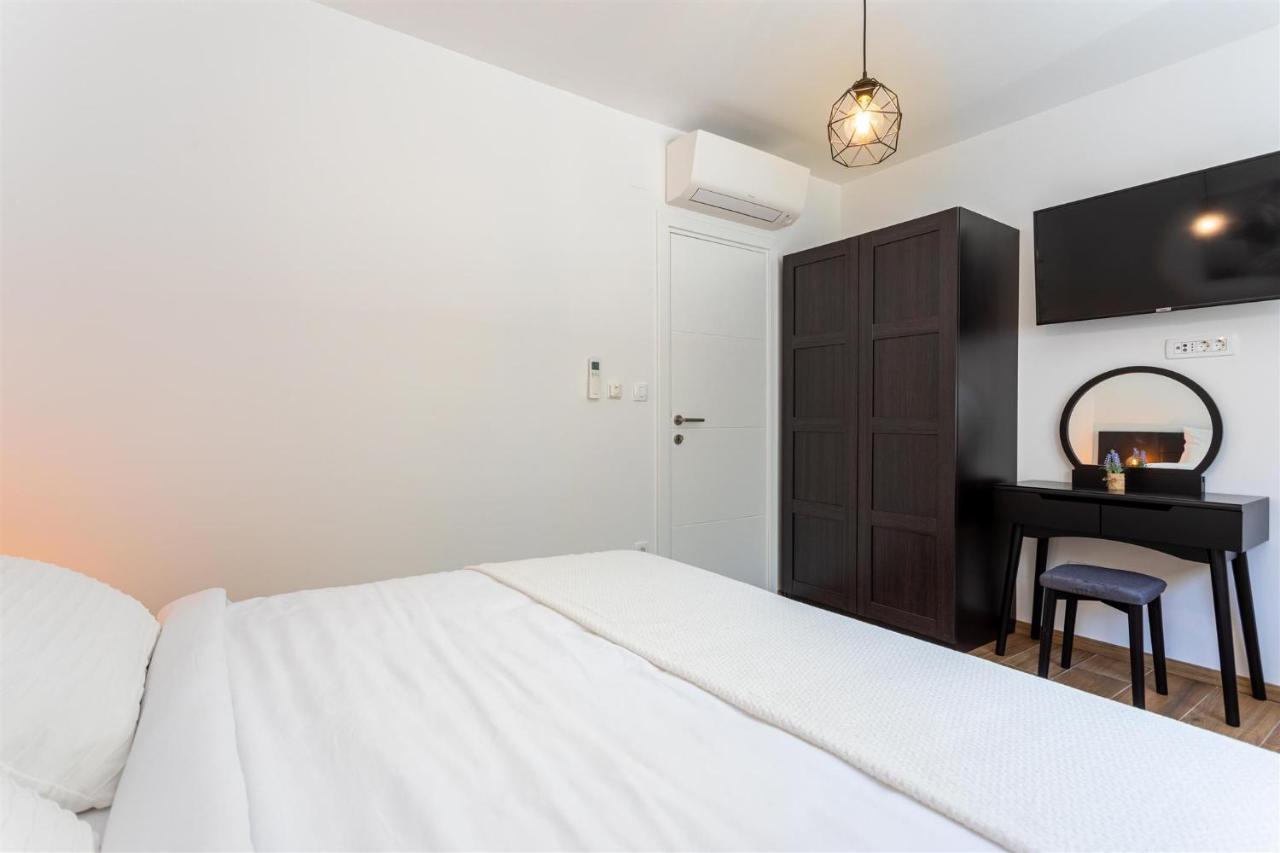 Villa Manhattan Dobrinj ภายนอก รูปภาพ