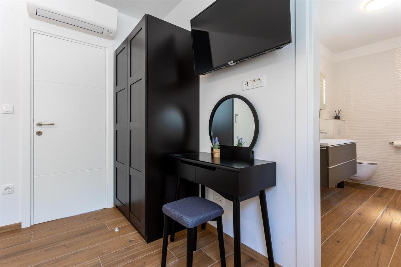 Villa Manhattan Dobrinj ภายนอก รูปภาพ