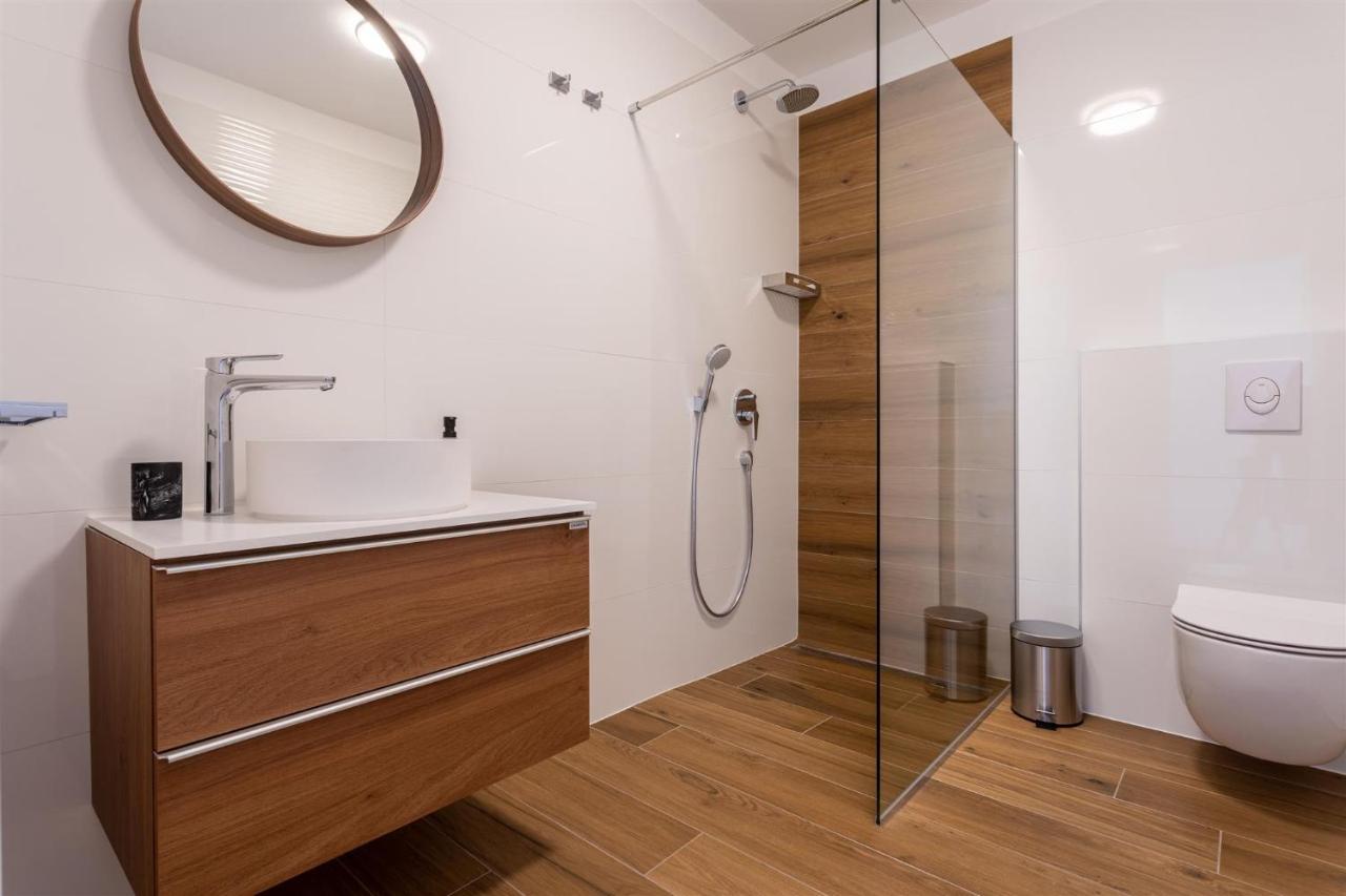 Villa Manhattan Dobrinj ภายนอก รูปภาพ