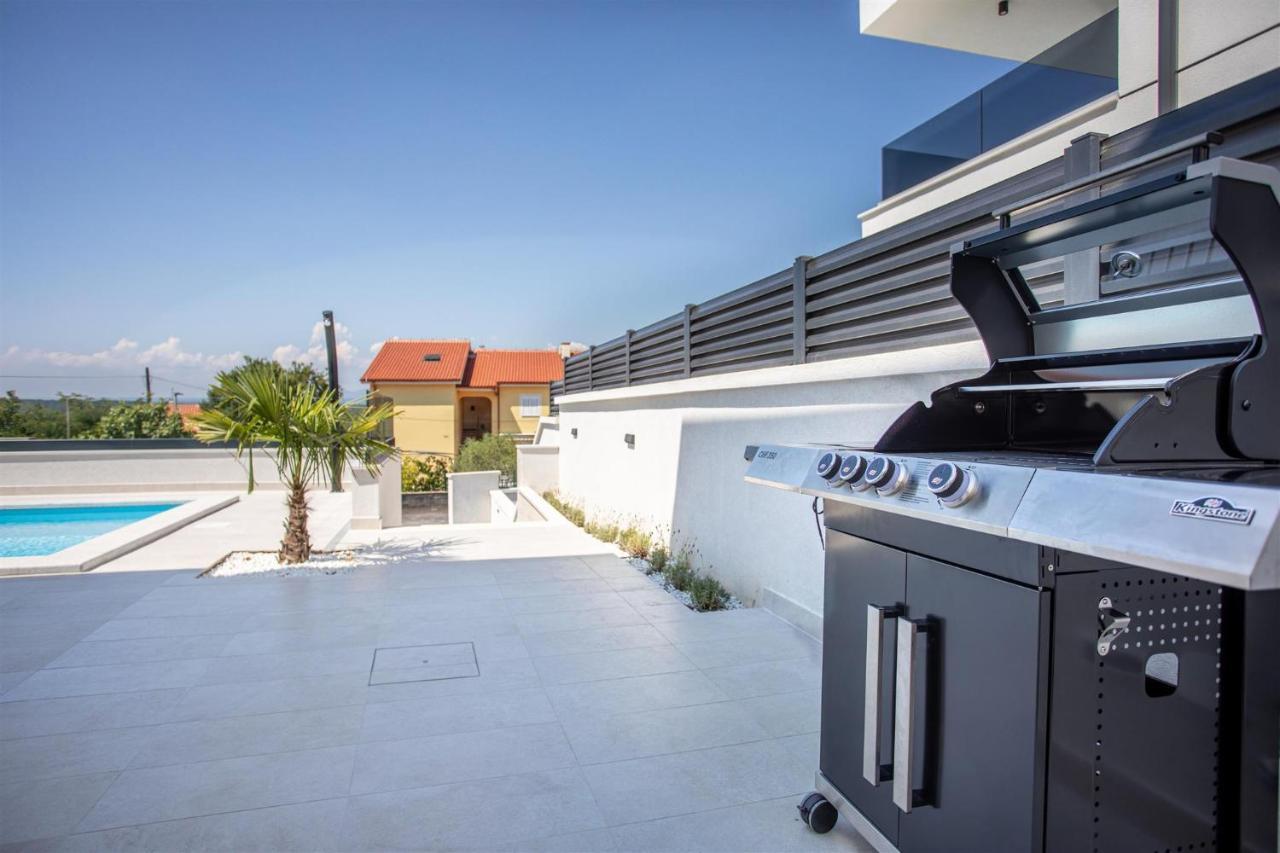 Villa Manhattan Dobrinj ภายนอก รูปภาพ