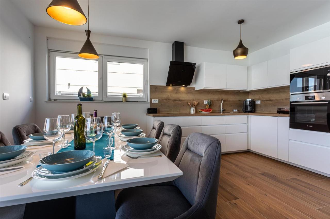 Villa Manhattan Dobrinj ภายนอก รูปภาพ