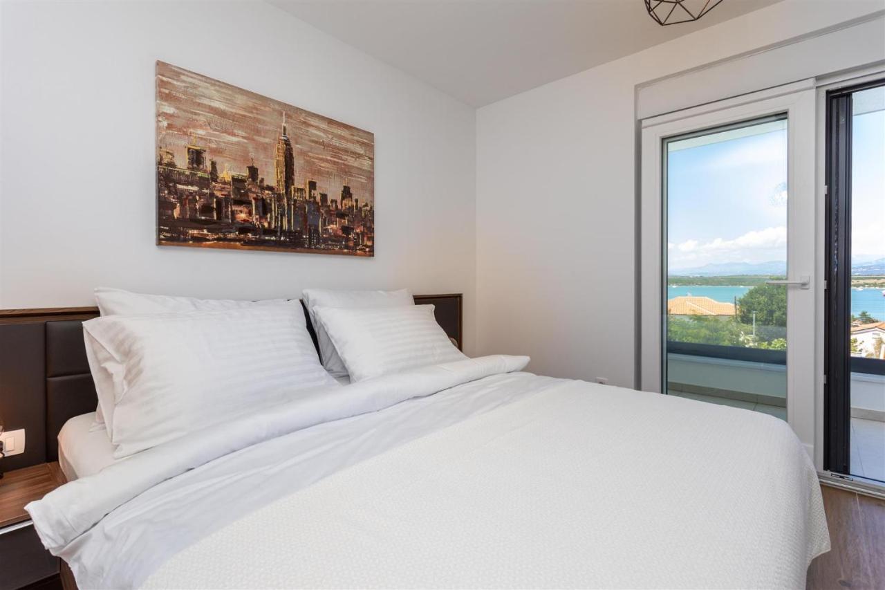 Villa Manhattan Dobrinj ภายนอก รูปภาพ