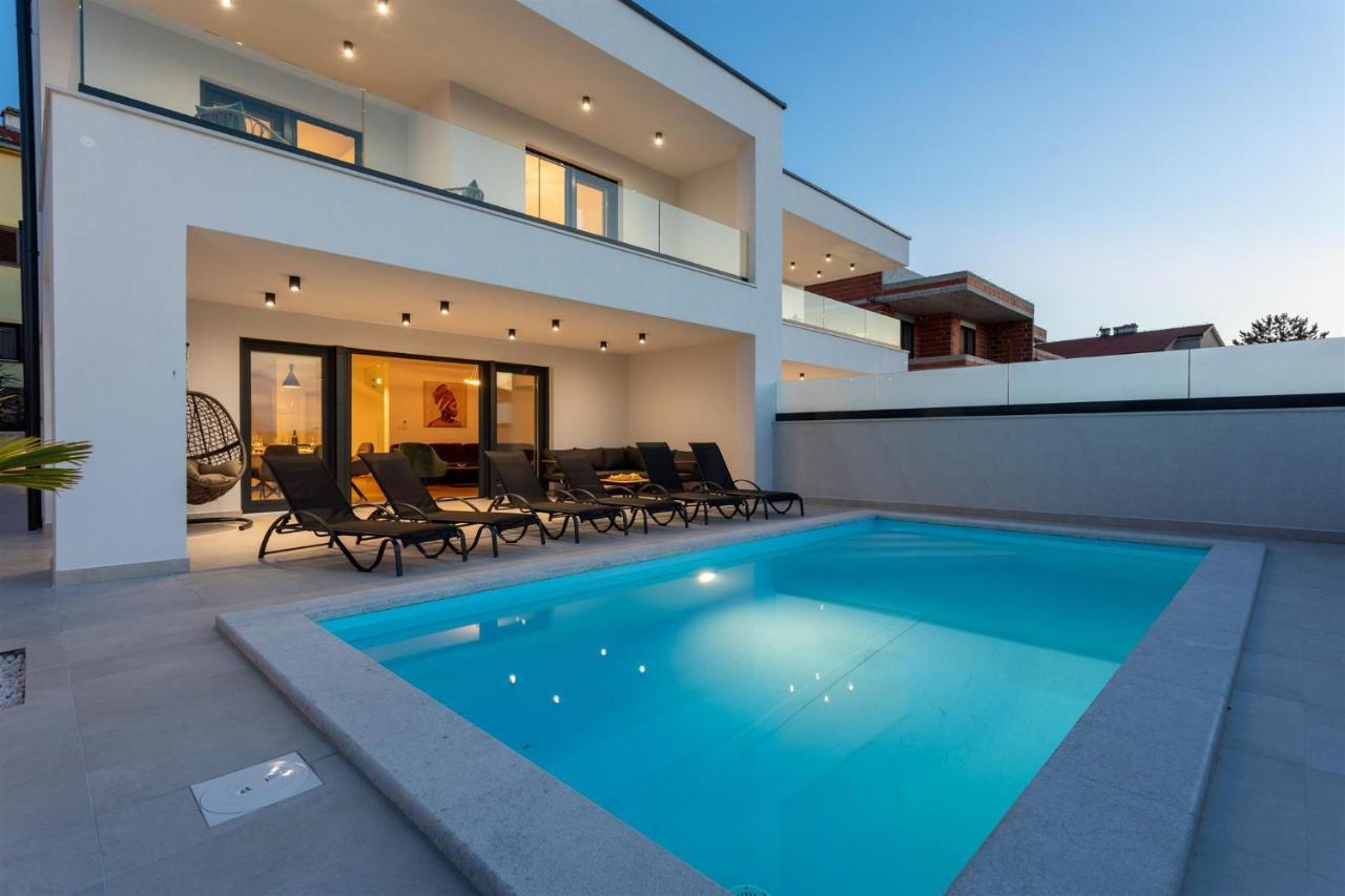 Villa Manhattan Dobrinj ภายนอก รูปภาพ