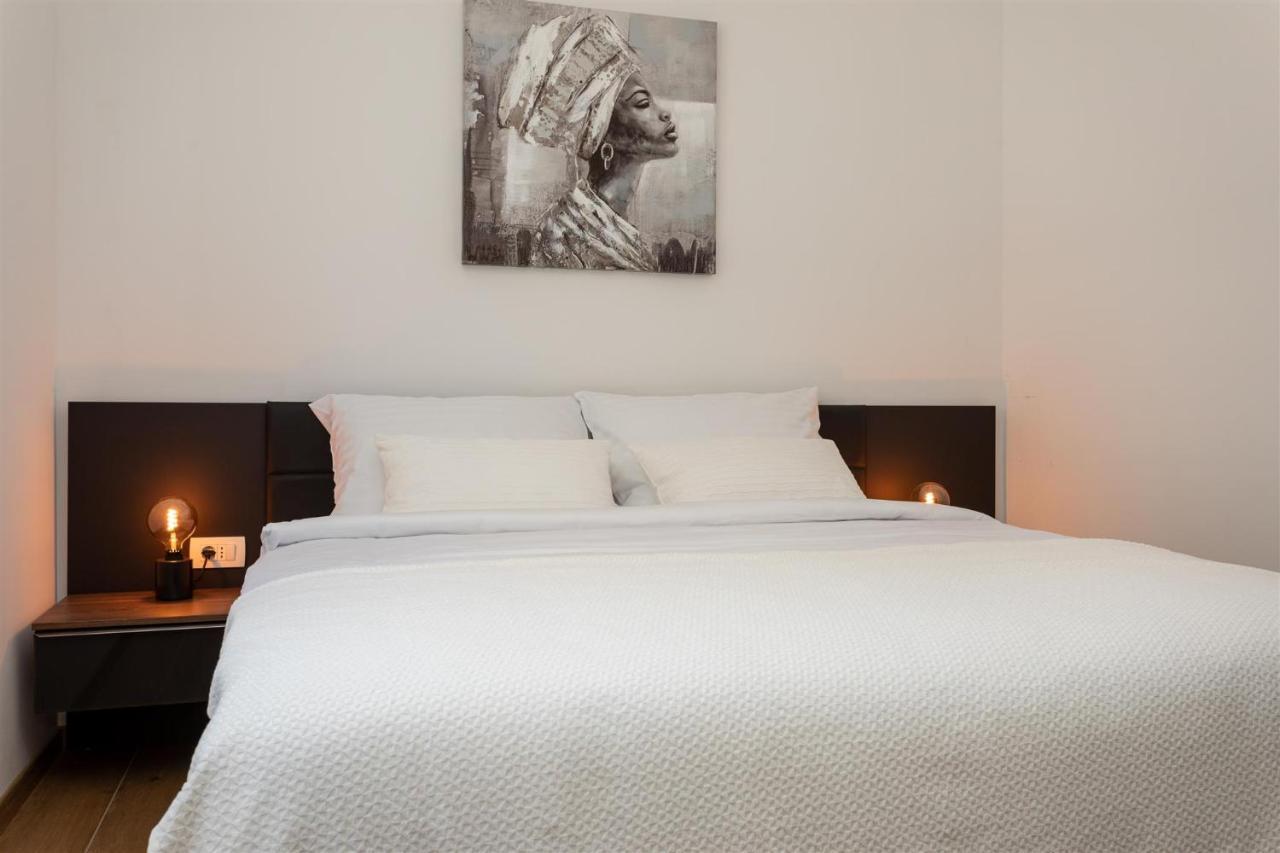 Villa Manhattan Dobrinj ภายนอก รูปภาพ