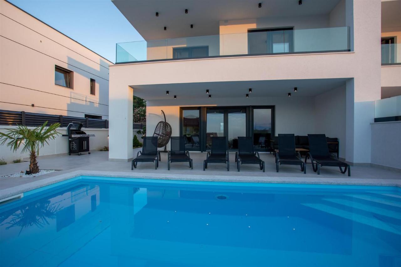 Villa Manhattan Dobrinj ภายนอก รูปภาพ