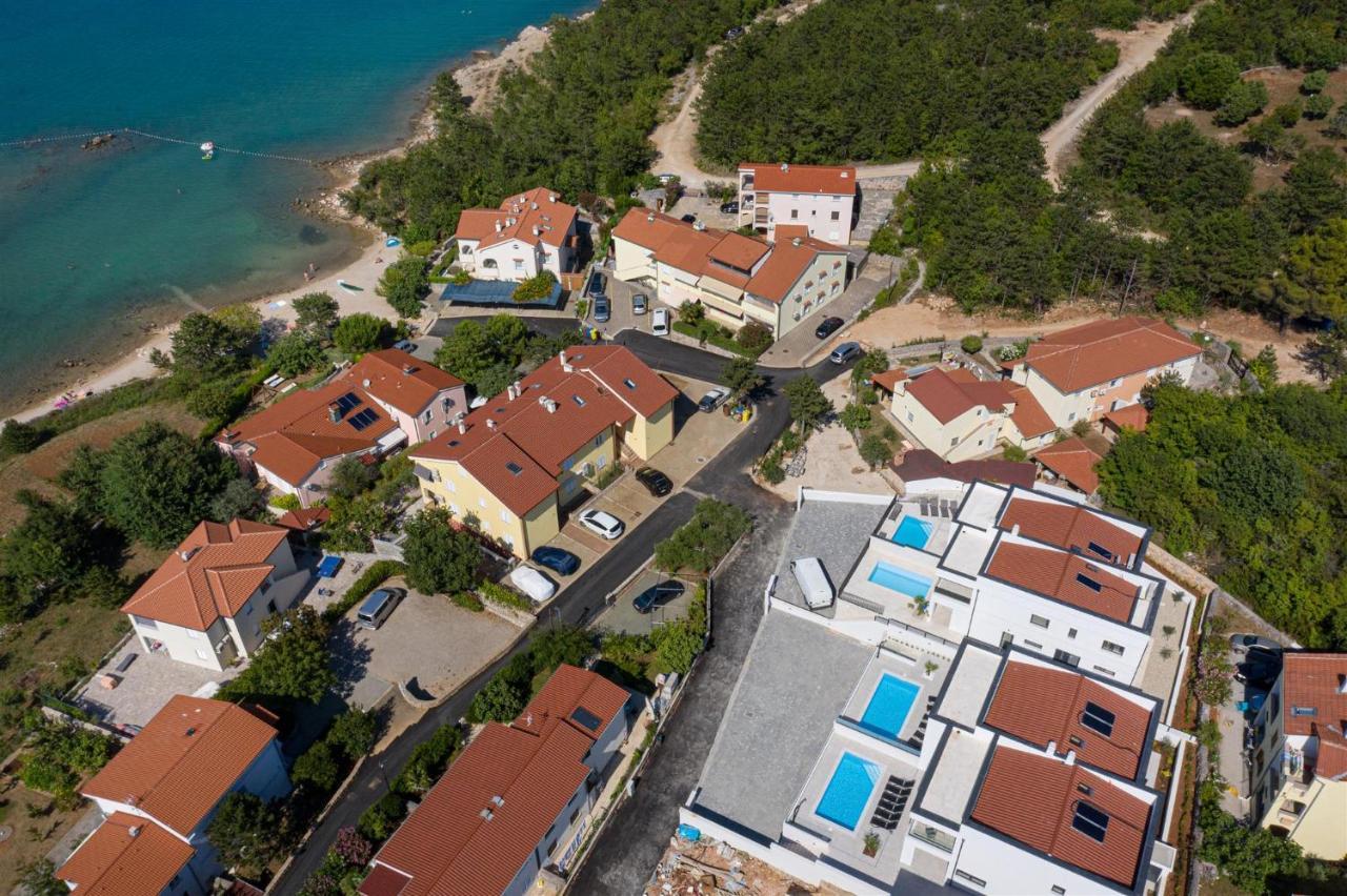 Villa Manhattan Dobrinj ภายนอก รูปภาพ